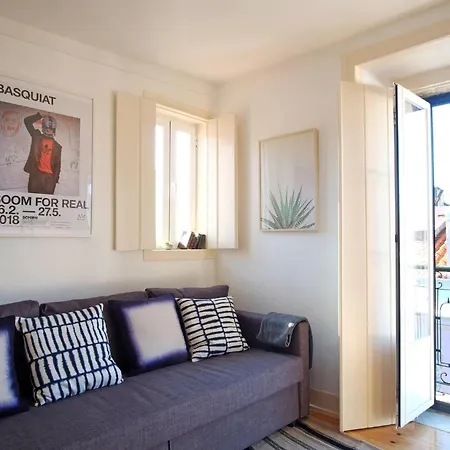 Bh4e Spacious 3-bedroom With Natural Light & Stunning Views In Bairro Alto! 아파트