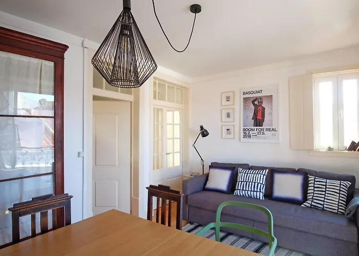 Bh4e Spacious 3-bedroom With Natural Light & Stunning Views In Bairro Alto! * Lissabon