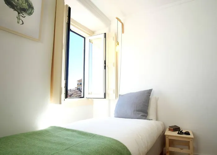 דירה Bh4e Spacious 3-bedroom With Natural Light & Stunning Views In Bairro Alto! ליסבון