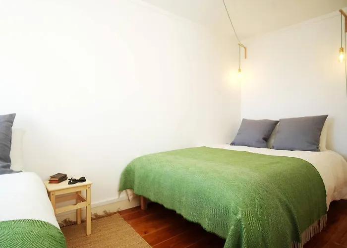 Bh4e Spacious 3-bedroom With Natural Light & Stunning Views In Bairro Alto! ליסבון