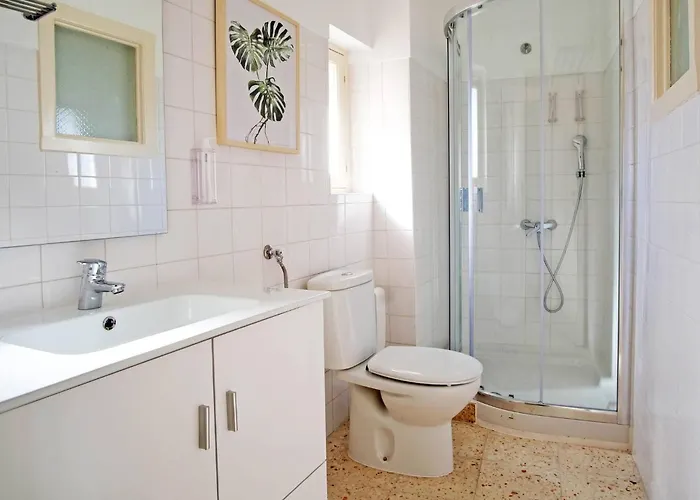 דירה Bh4e Spacious 3-bedroom With Natural Light & Stunning Views In Bairro Alto!